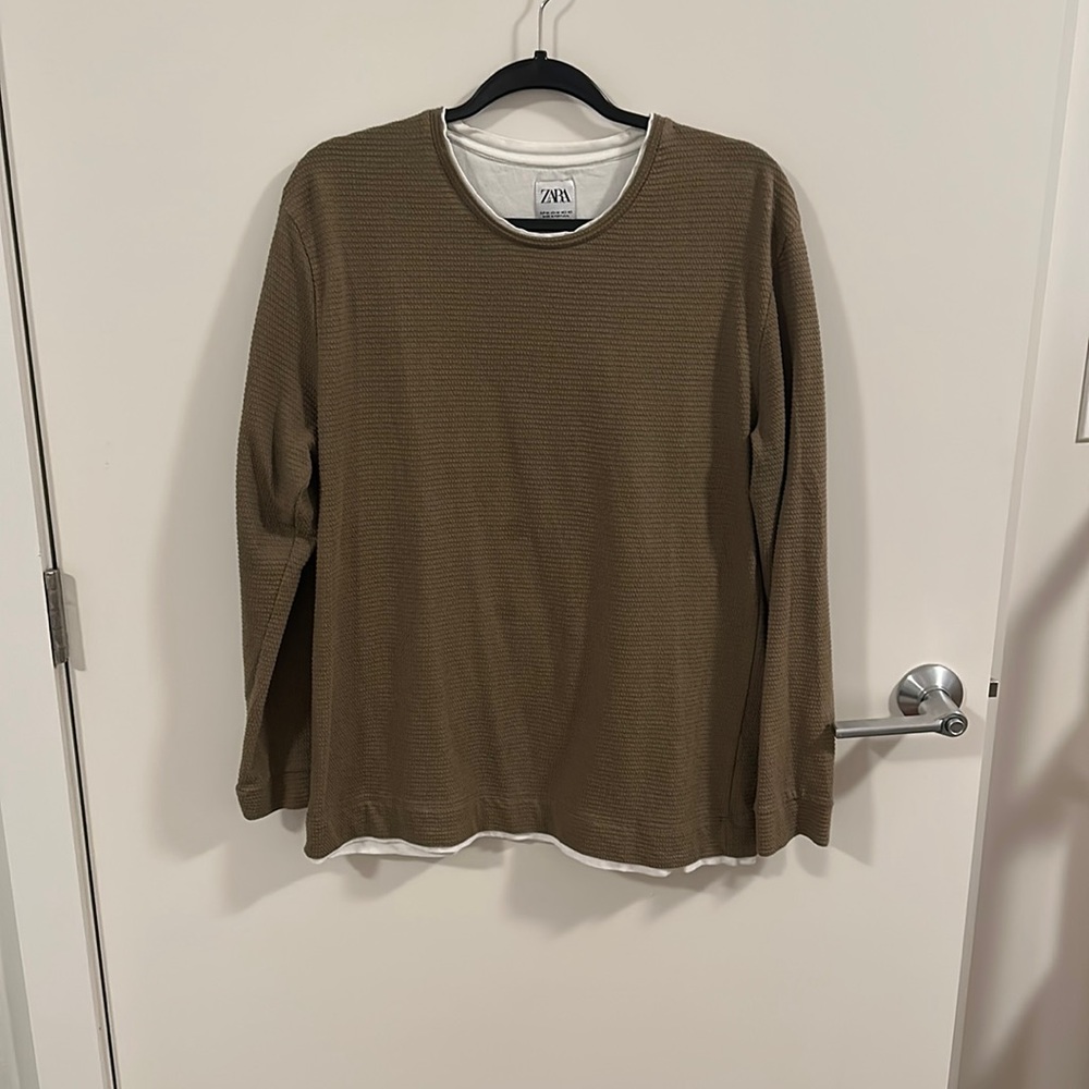 Zara Men’s Textured Long Sleeve